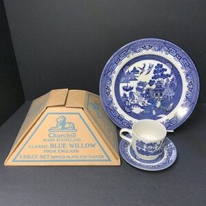 NEW IN BOX! Churchill England Blue Willow 3 Piece Set - Dinner Plate-Cup-Saucer